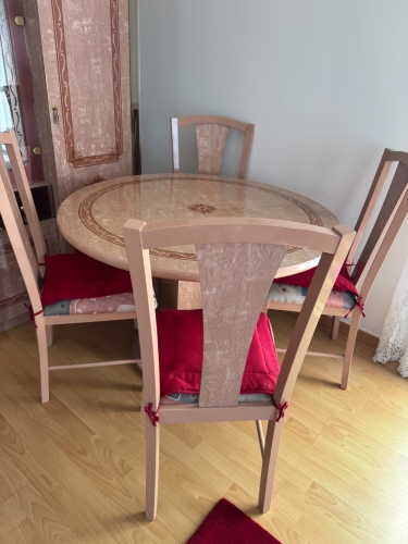 CHAISE.JPG